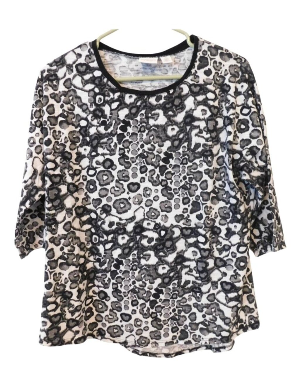 Weekends Chicos Womens Sz 1 8 10 Black White Animal Print Top 3/4 Sleeve Casual